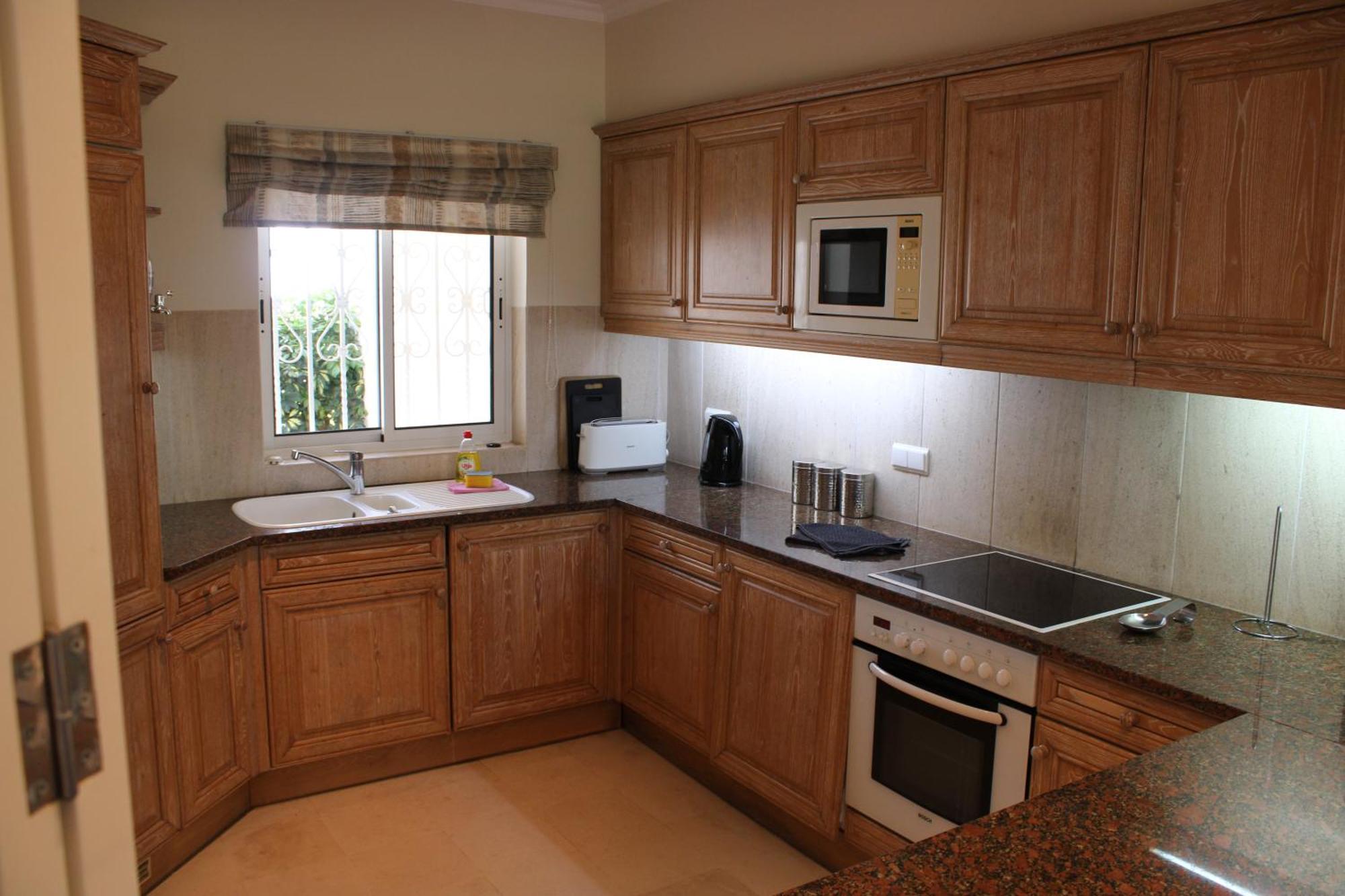 Luxury 2 Bedroom Apartment With Private Garden Almancil Exterior photo